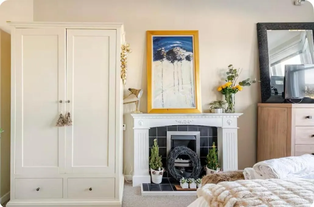 Wonderwall - Huge City Garden Room In Luxury House - Free Parking Edinburg 0*,  Storbritannien