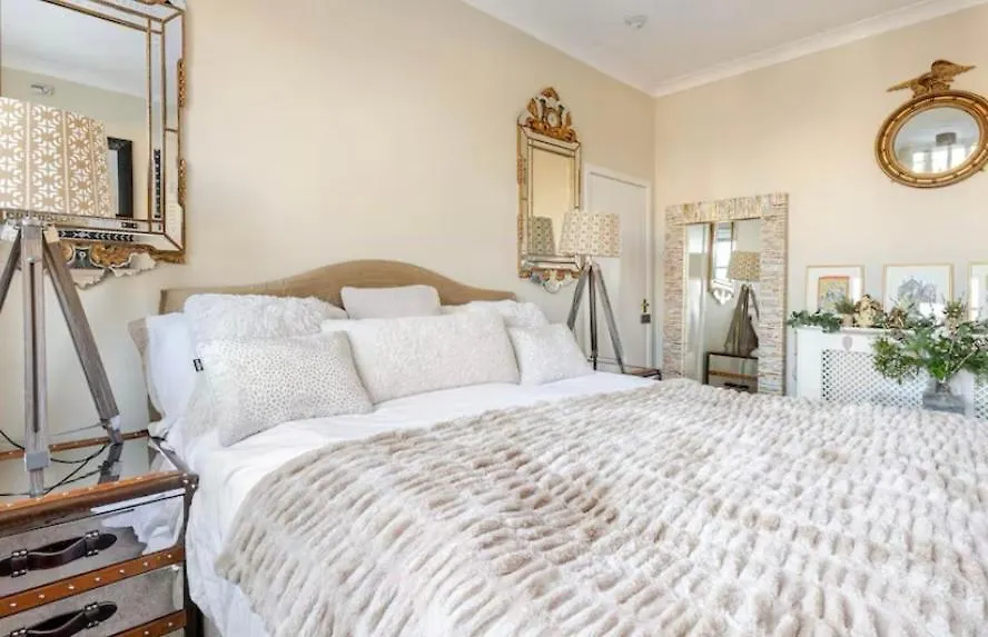 Wonderwall - Huge City Garden Room In Luxury House - Free Parking Edinburg Rum i privatbostad
